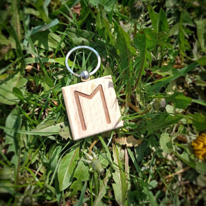 БРЕЛОК ДЕРЕВ'ЯНИЙ КВАДРАТНИЙ РУНА ЕВАЗ ( KEYRING WOODEN SQUARE RUNE EVAS)